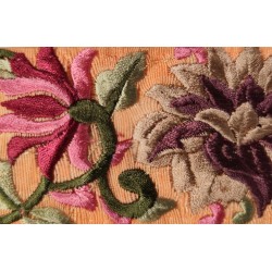 Home Silk embroidery in shades of green, pink, purple and beige on salmon-coloured fabric, 5 cm wide Babachic by Moodywood